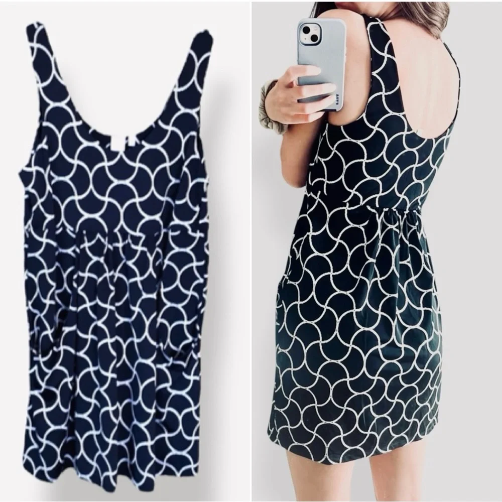 SAINT TROPEZ WEST Black & White Pleated Front Dress or Swim Cover w Pockets!